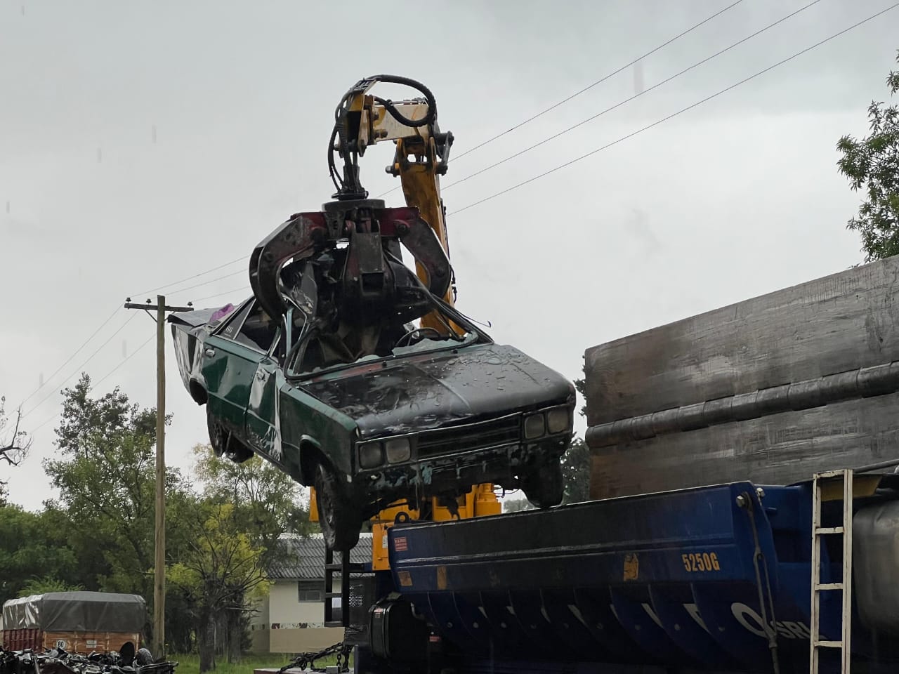 La Paz compactó más de 670 vehículos en desuso y destinará lo recaudado a fines sociales